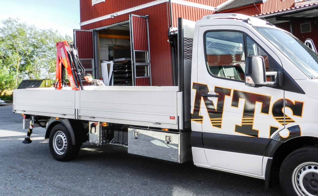 Almeco bygger kranbil för storsäckshantering.