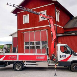 Kranbil Iveco 72C med Fassi F70 för Foghammar MLT. Räckvidd 470 kg på 11 meter.