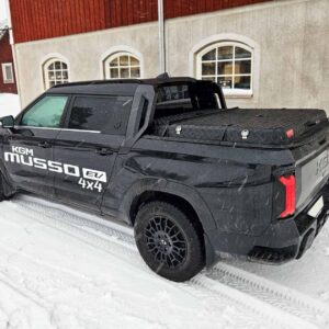 Almecolocket flaklock svart pickup KGM Musso EV dubbelhytt.